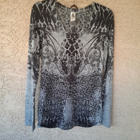 V neck long sleeve decorative sweater. Embellished with crystals and studs. - Picture 1 of 2